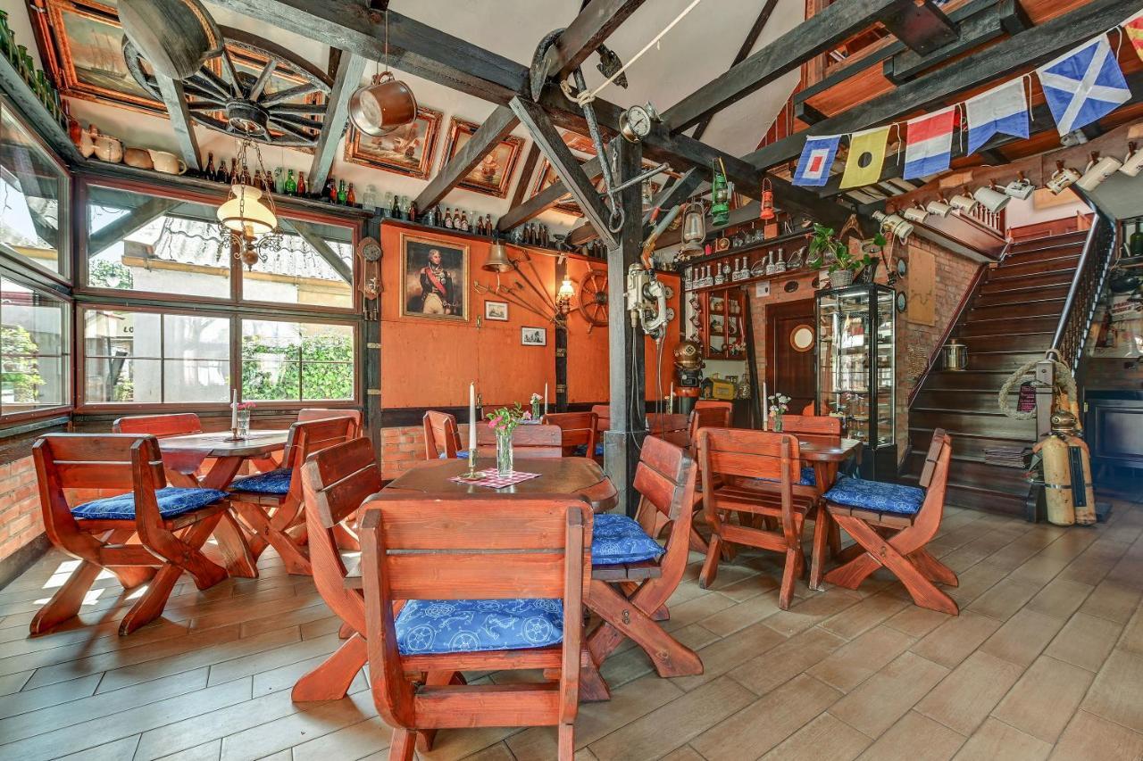 Villa & Restaurant Admiral Nelson Hel Extérieur photo
