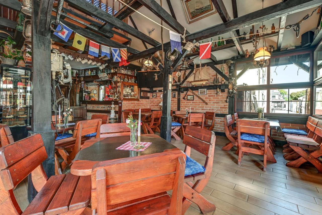 Villa & Restaurant Admiral Nelson Hel Extérieur photo