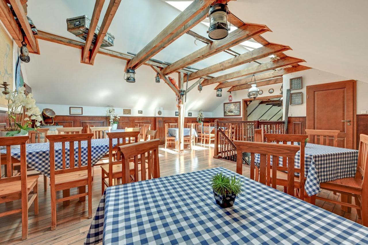 Villa & Restaurant Admiral Nelson Hel Extérieur photo